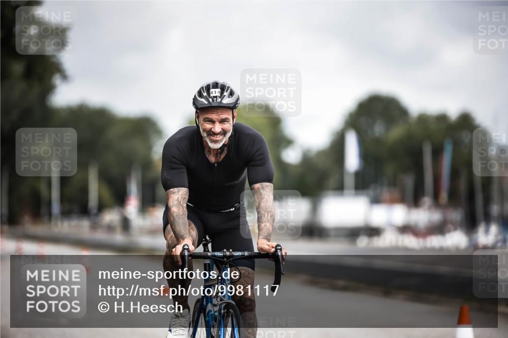 16.08.2026 - KN Förde Triathlon 2026 H.Heesch http://msf.ph/oto/9981117 16.08.2026 11:53:21 Radfahren  meine-sportfotos.de