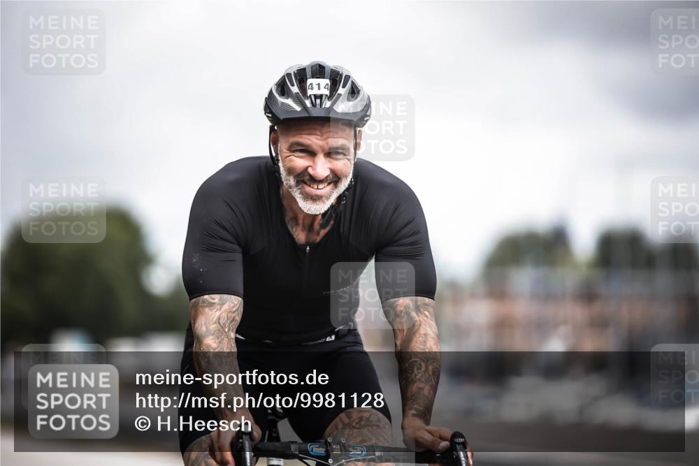 16.08.2026 - KN Förde Triathlon 2026 H.Heesch http://msf.ph/oto/9981128 16.08.2026 11:53:22 Radfahren  meine-sportfotos.de