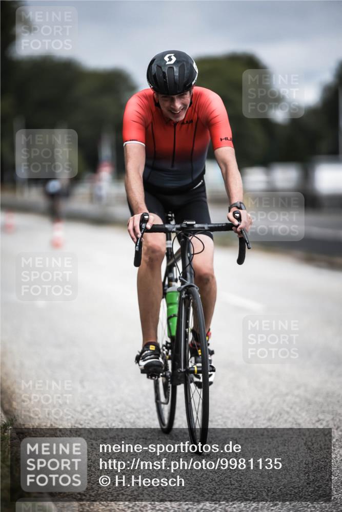 16.08.2026 - KN Förde Triathlon 2026 H.Heesch http://msf.ph/oto/9981135 16.08.2026 11:53:49 Radfahren 438 meine-sportfotos.de