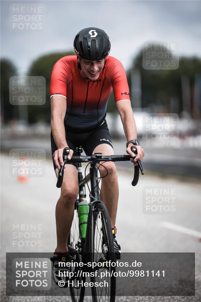 16.08.2026 - KN Förde Triathlon 2026 H.Heesch http://msf.ph/oto/9981141 16.08.2026 11:53:49 Radfahren 438 meine-sportfotos.de