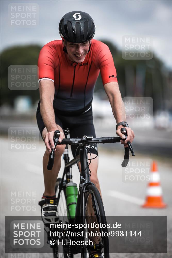 16.08.2026 - KN Förde Triathlon 2026 H.Heesch http://msf.ph/oto/9981144 16.08.2026 11:53:49 Radfahren 438 meine-sportfotos.de