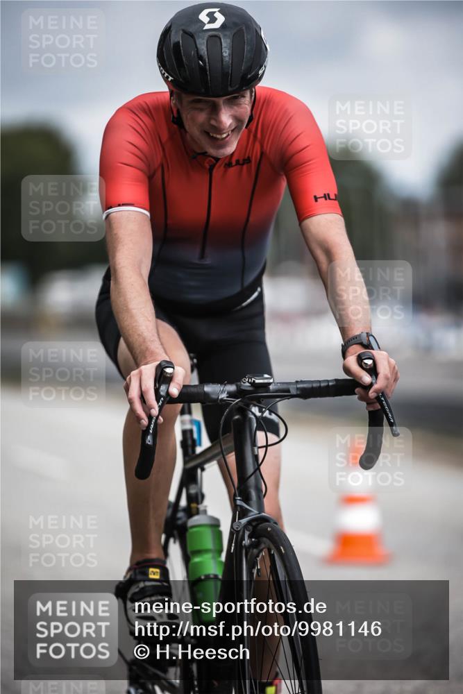 16.08.2026 - KN Förde Triathlon 2026 H.Heesch http://msf.ph/oto/9981146 16.08.2026 11:53:49 Radfahren 438 meine-sportfotos.de