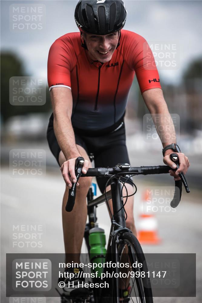 16.08.2026 - KN Förde Triathlon 2026 H.Heesch http://msf.ph/oto/9981147 16.08.2026 11:53:49 Radfahren 438 meine-sportfotos.de