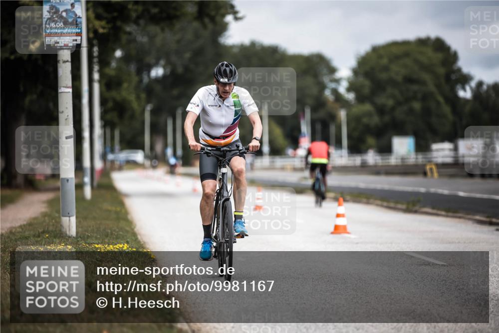 16.08.2026 - KN Förde Triathlon 2026 H.Heesch http://msf.ph/oto/9981167 16.08.2026 11:54:17 Radfahren  meine-sportfotos.de