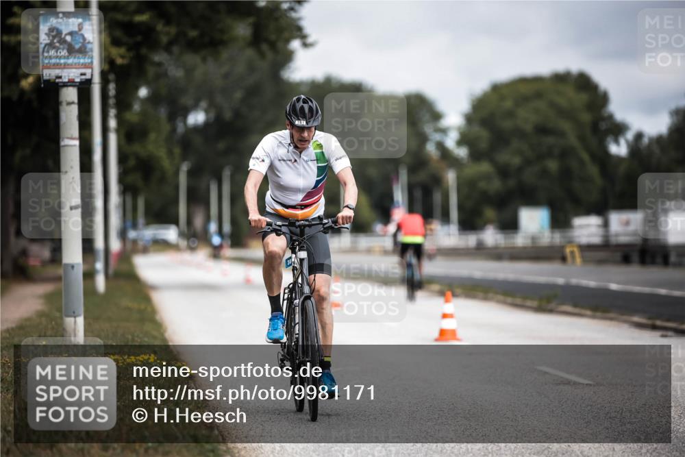 16.08.2026 - KN Förde Triathlon 2026 H.Heesch http://msf.ph/oto/9981171 16.08.2026 11:54:17 Radfahren  meine-sportfotos.de