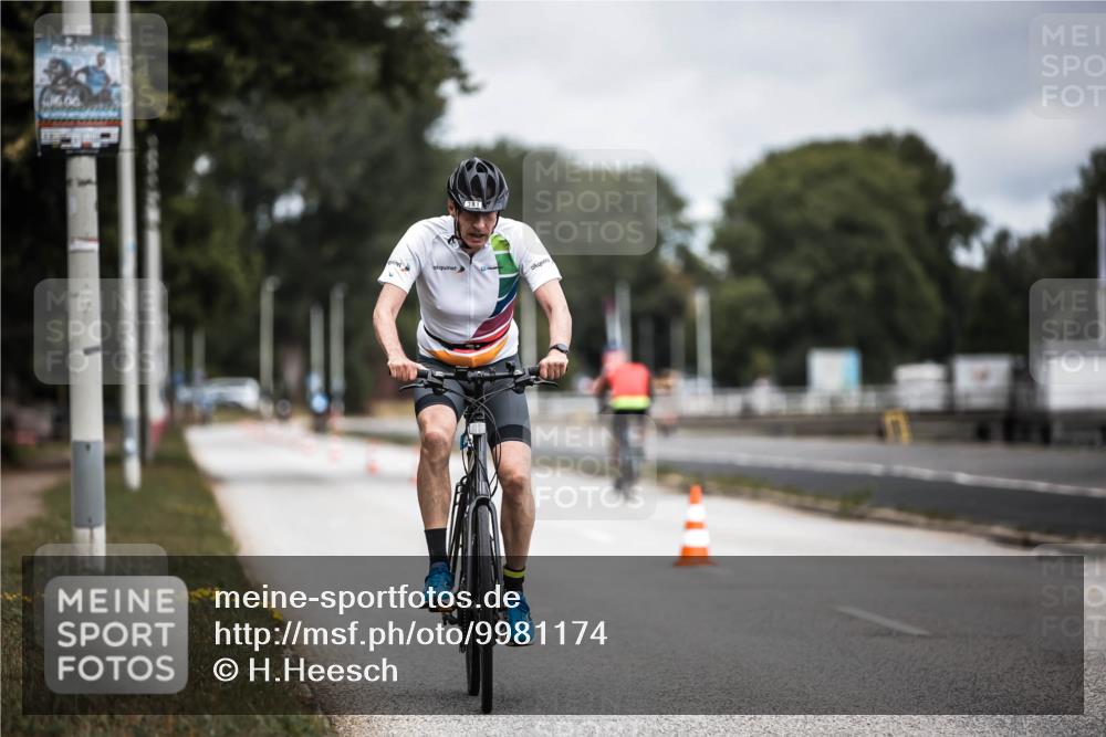 16.08.2026 - KN Förde Triathlon 2026 H.Heesch http://msf.ph/oto/9981174 16.08.2026 11:54:17 Radfahren  meine-sportfotos.de
