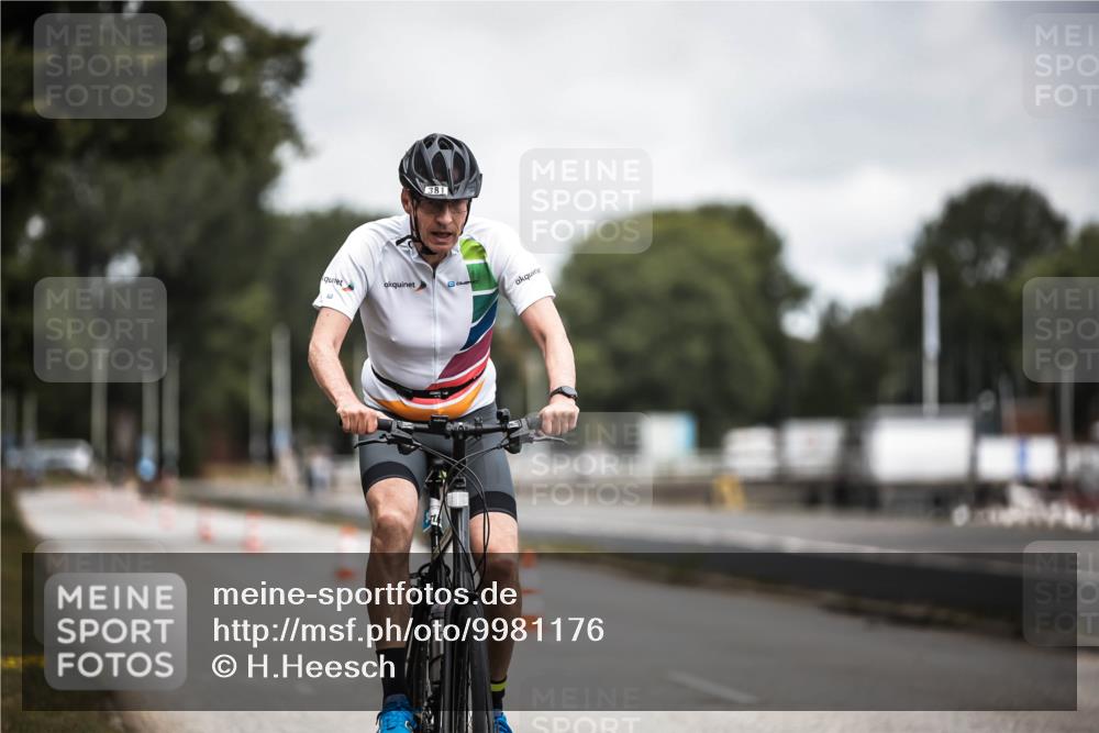 16.08.2026 - KN Förde Triathlon 2026 H.Heesch http://msf.ph/oto/9981176 16.08.2026 11:54:18 Radfahren  meine-sportfotos.de