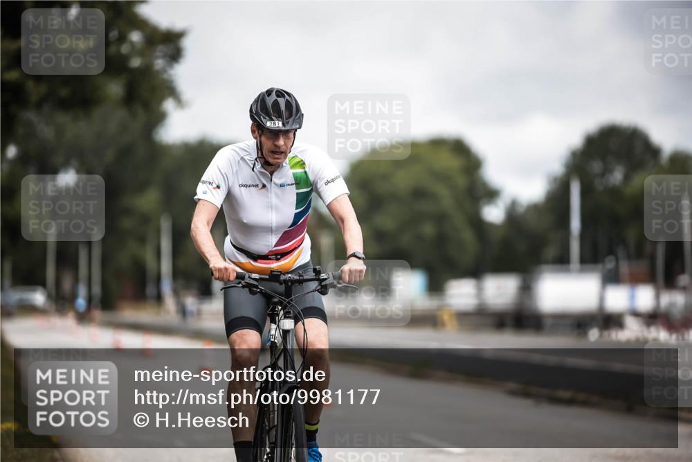 16.08.2026 - KN Förde Triathlon 2026 H.Heesch http://msf.ph/oto/9981177 16.08.2026 11:54:18 Radfahren  meine-sportfotos.de