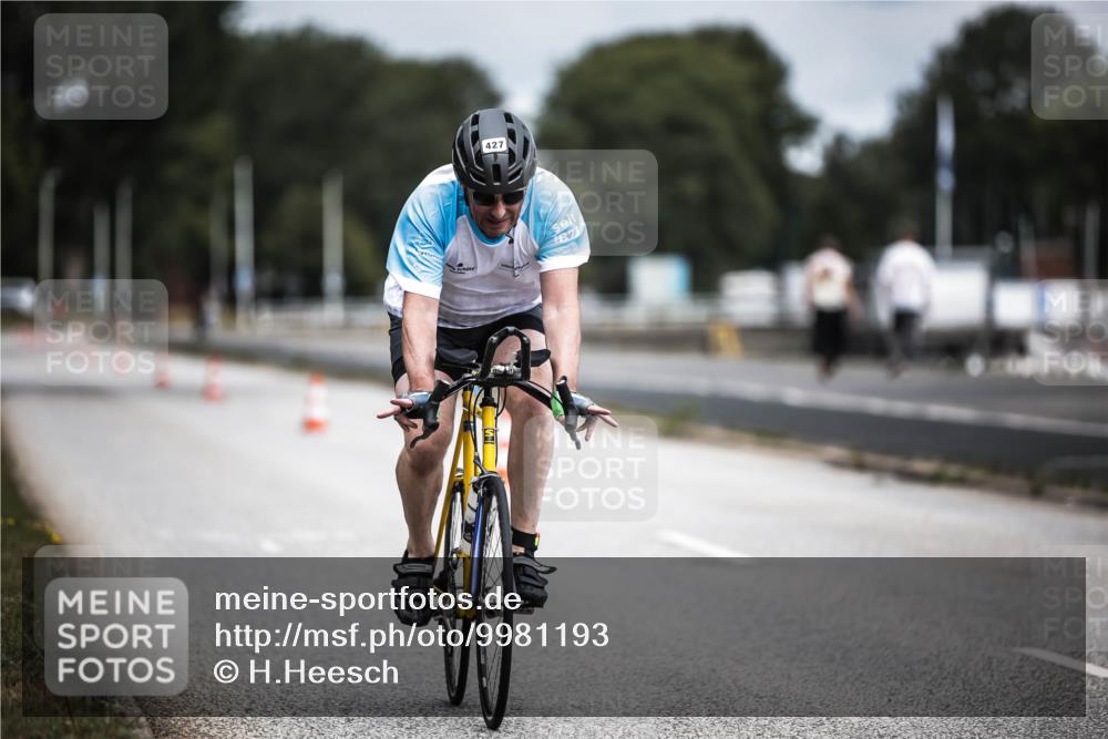 16.08.2026 - KN Förde Triathlon 2026 H.Heesch http://msf.ph/oto/9981193 16.08.2026 11:54:53 Radfahren  meine-sportfotos.de