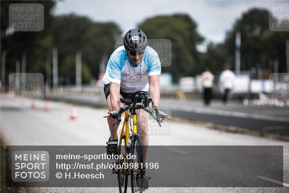 16.08.2026 - KN Förde Triathlon 2026 H.Heesch http://msf.ph/oto/9981196 16.08.2026 11:54:53 Radfahren  meine-sportfotos.de