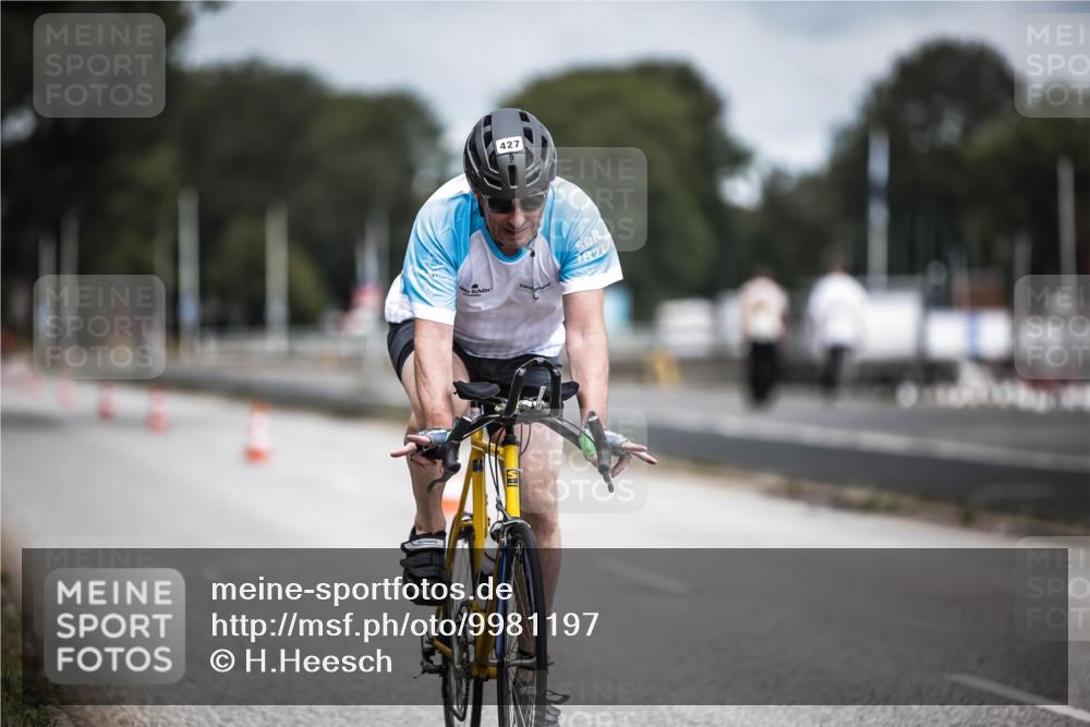 16.08.2026 - KN Förde Triathlon 2026 H.Heesch http://msf.ph/oto/9981197 16.08.2026 11:54:53 Radfahren  meine-sportfotos.de