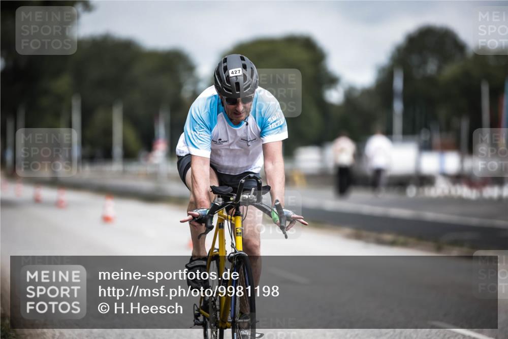 16.08.2026 - KN Förde Triathlon 2026 H.Heesch http://msf.ph/oto/9981198 16.08.2026 11:54:53 Radfahren  meine-sportfotos.de