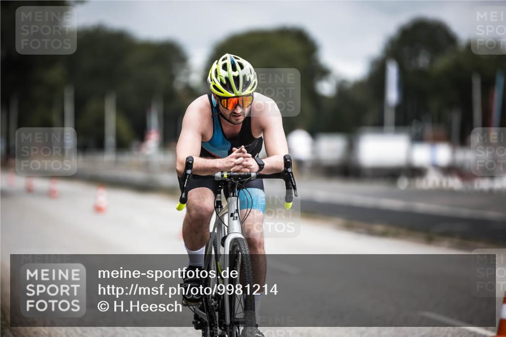 16.08.2026 - KN Förde Triathlon 2026 H.Heesch http://msf.ph/oto/9981214 16.08.2026 11:55:24 Radfahren  meine-sportfotos.de