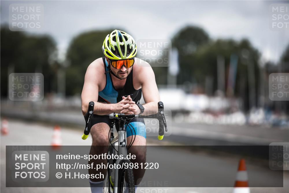 16.08.2026 - KN Förde Triathlon 2026 H.Heesch http://msf.ph/oto/9981220 16.08.2026 11:55:25 Radfahren  meine-sportfotos.de
