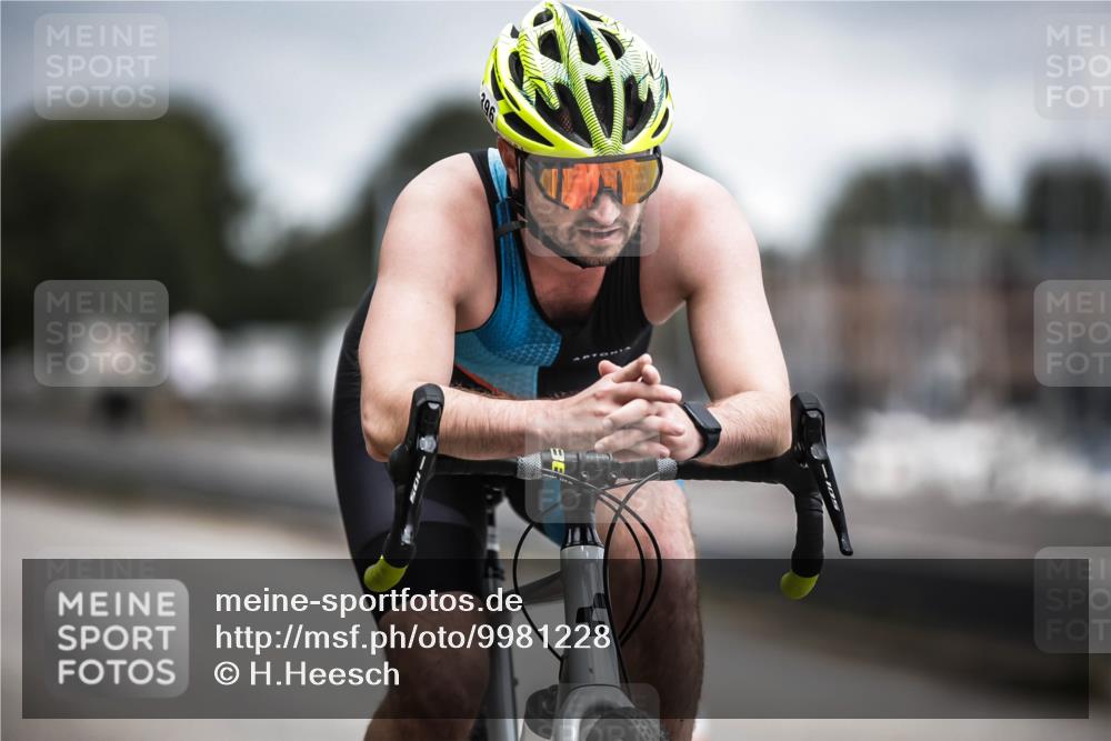 16.08.2026 - KN Förde Triathlon 2026 H.Heesch http://msf.ph/oto/9981228 16.08.2026 11:55:25 Radfahren  meine-sportfotos.de