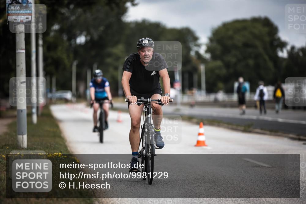 16.08.2026 - KN Förde Triathlon 2026 H.Heesch http://msf.ph/oto/9981229 16.08.2026 11:56:32 Radfahren  meine-sportfotos.de