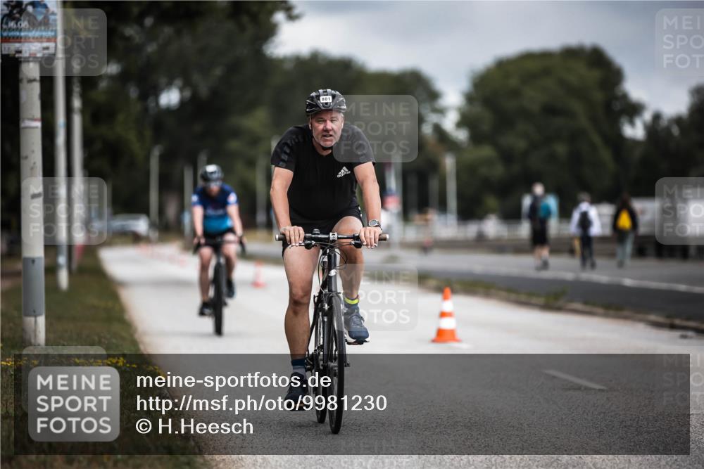 16.08.2026 - KN Förde Triathlon 2026 H.Heesch http://msf.ph/oto/9981230 16.08.2026 11:56:32 Radfahren  meine-sportfotos.de