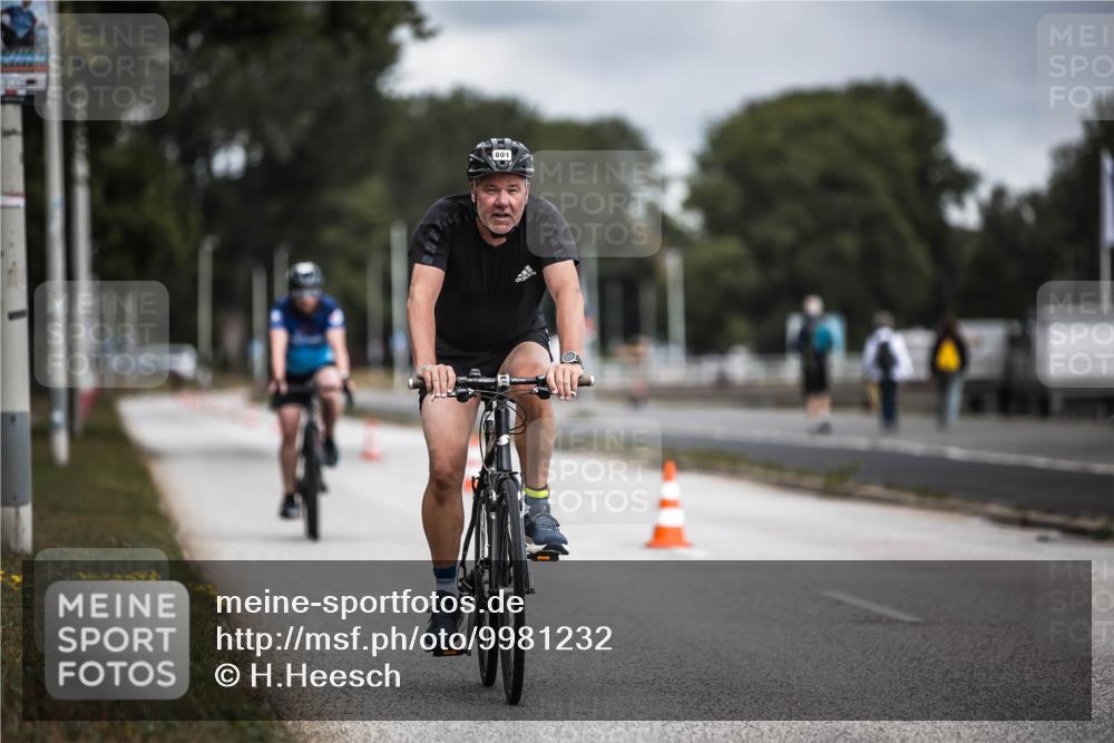 16.08.2026 - KN Förde Triathlon 2026 H.Heesch http://msf.ph/oto/9981232 16.08.2026 11:56:32 Radfahren  meine-sportfotos.de