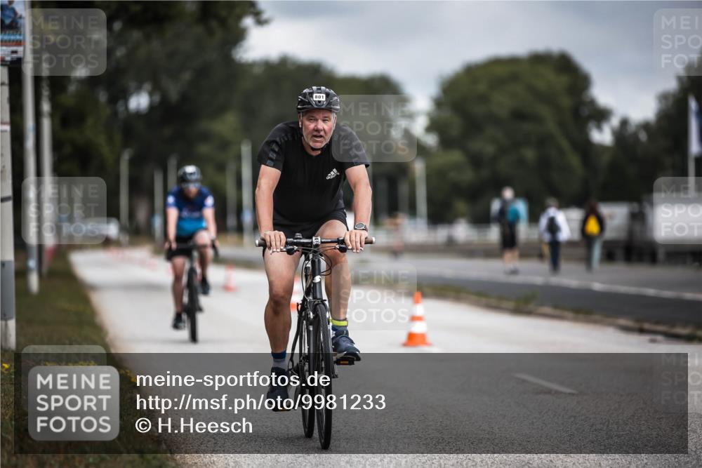 16.08.2026 - KN Förde Triathlon 2026 H.Heesch http://msf.ph/oto/9981233 16.08.2026 11:56:33 Radfahren  meine-sportfotos.de