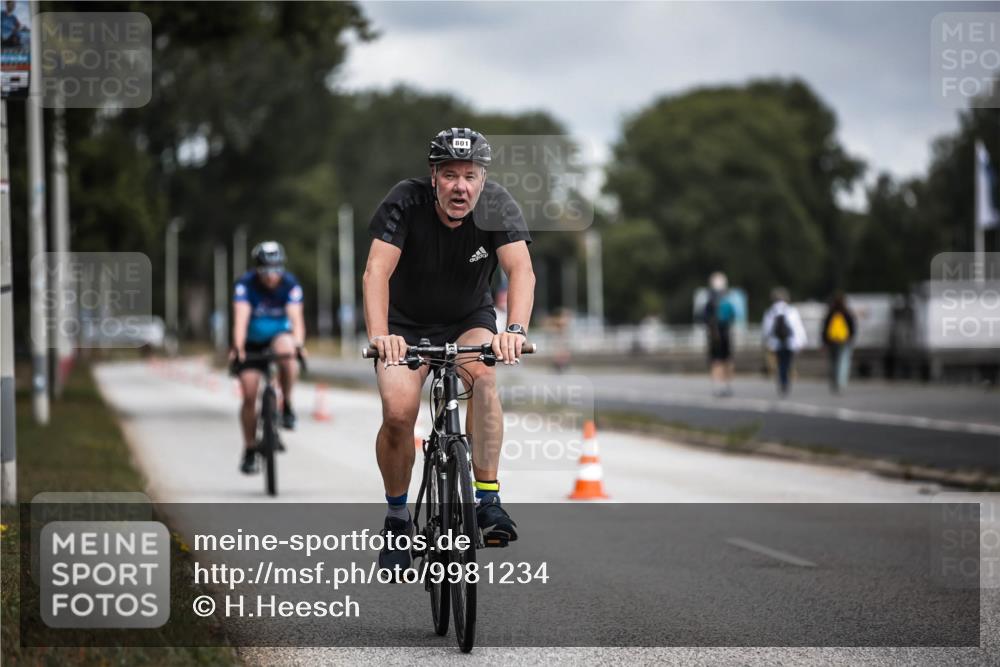 16.08.2026 - KN Förde Triathlon 2026 H.Heesch http://msf.ph/oto/9981234 16.08.2026 11:56:33 Radfahren  meine-sportfotos.de