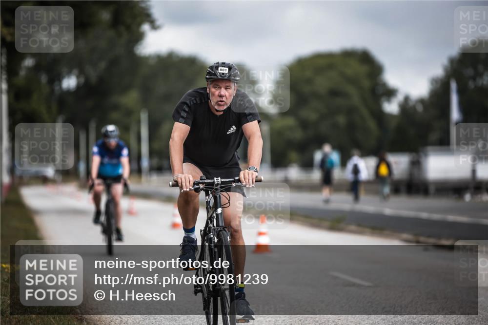 16.08.2026 - KN Förde Triathlon 2026 H.Heesch http://msf.ph/oto/9981239 16.08.2026 11:56:33 Radfahren  meine-sportfotos.de