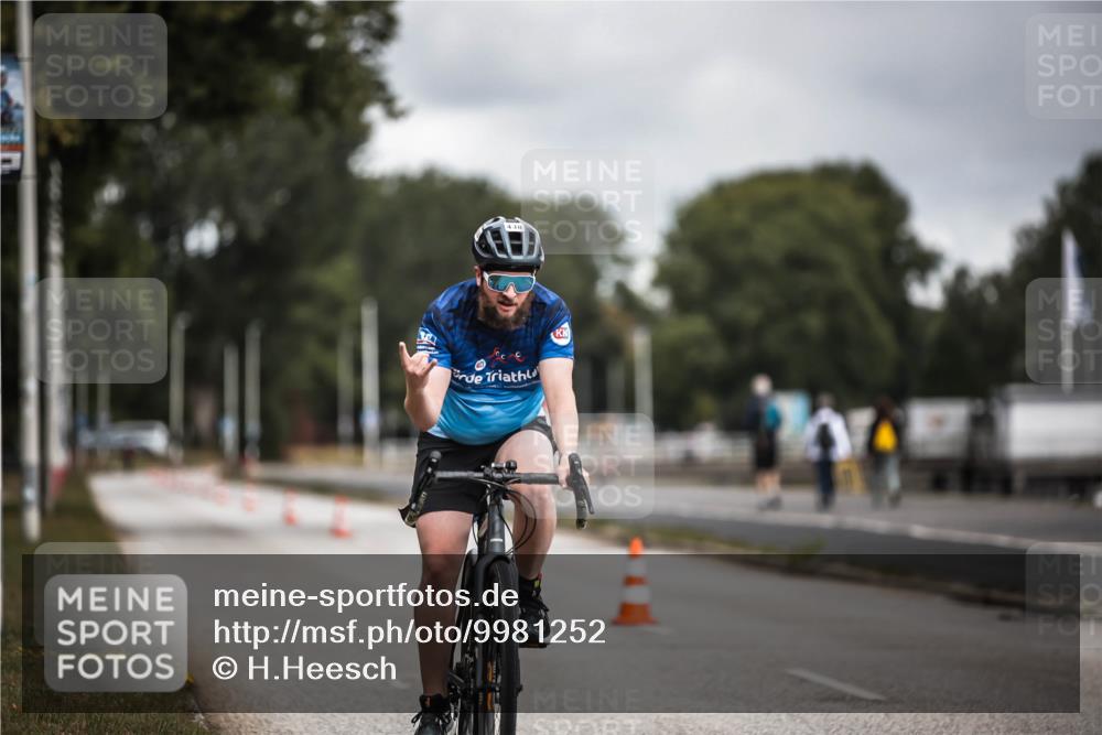 16.08.2026 - KN Förde Triathlon 2026 H.Heesch http://msf.ph/oto/9981252 16.08.2026 11:56:35 Radfahren  meine-sportfotos.de