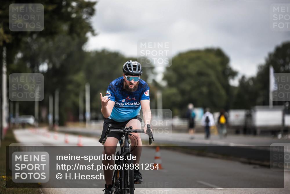 16.08.2026 - KN Förde Triathlon 2026 H.Heesch http://msf.ph/oto/9981254 16.08.2026 11:56:35 Radfahren  meine-sportfotos.de