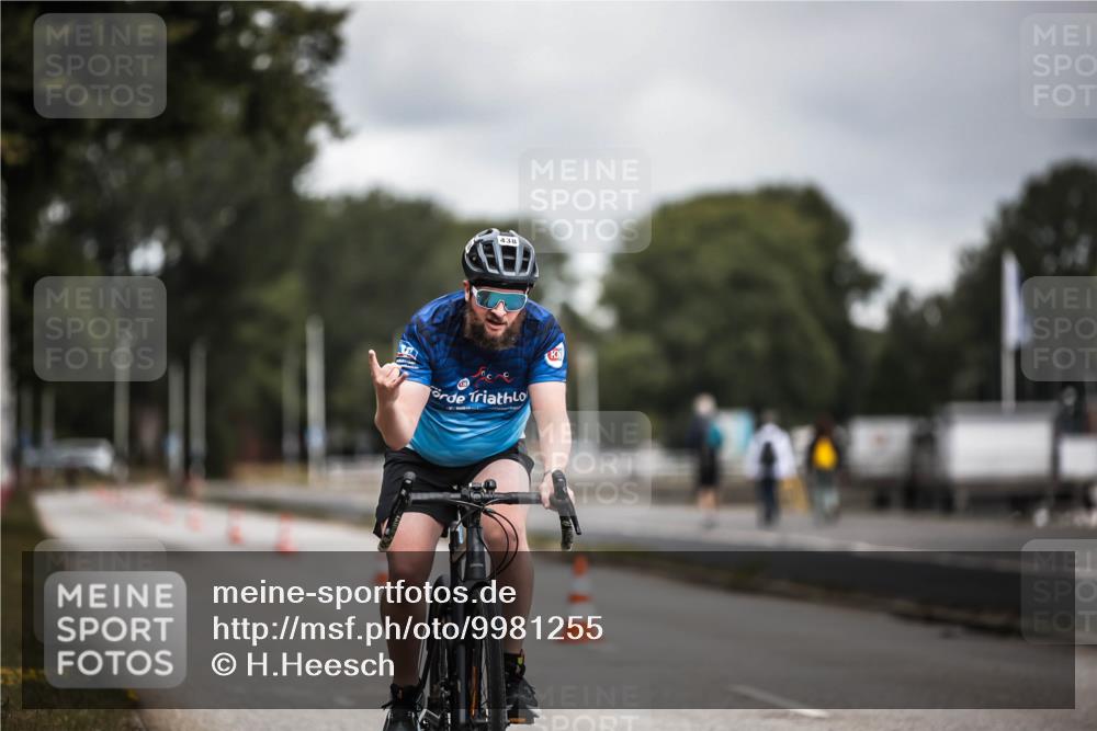 16.08.2026 - KN Förde Triathlon 2026 H.Heesch http://msf.ph/oto/9981255 16.08.2026 11:56:35 Radfahren  meine-sportfotos.de