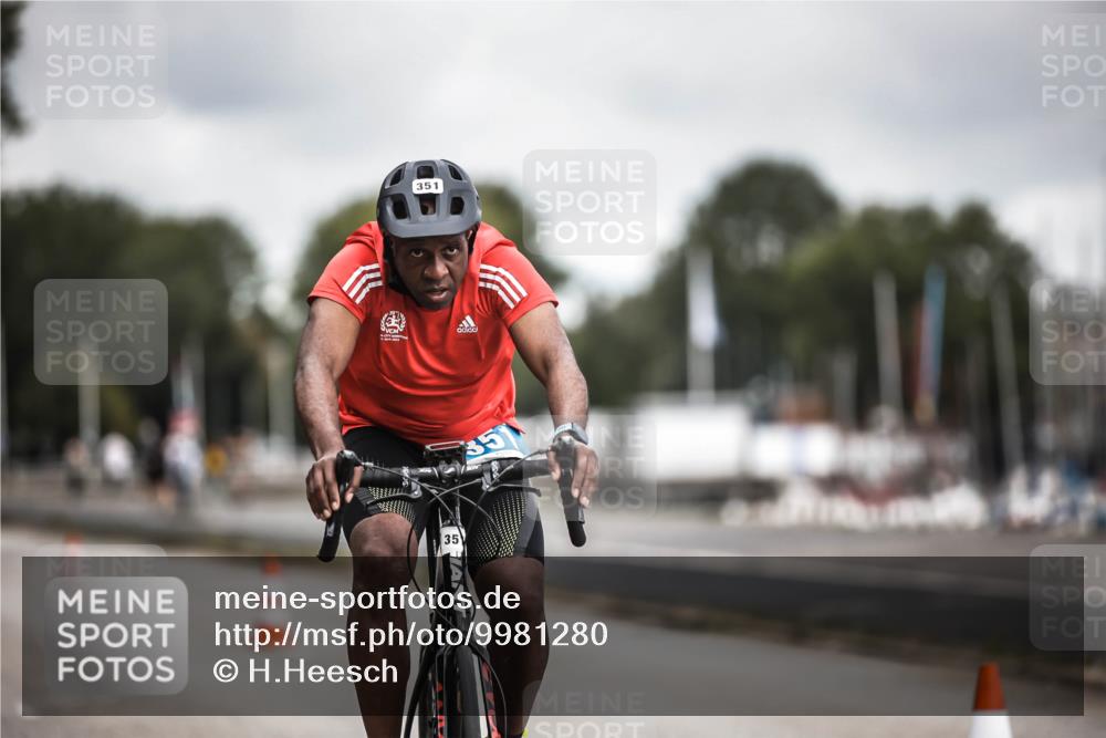 16.08.2026 - KN Förde Triathlon 2026 H.Heesch http://msf.ph/oto/9981280 16.08.2026 11:57:19 Radfahren  meine-sportfotos.de