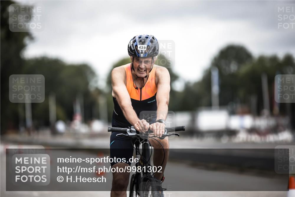 16.08.2026 - KN Förde Triathlon 2026 H.Heesch http://msf.ph/oto/9981302 16.08.2026 12:00:41 Radfahren  meine-sportfotos.de