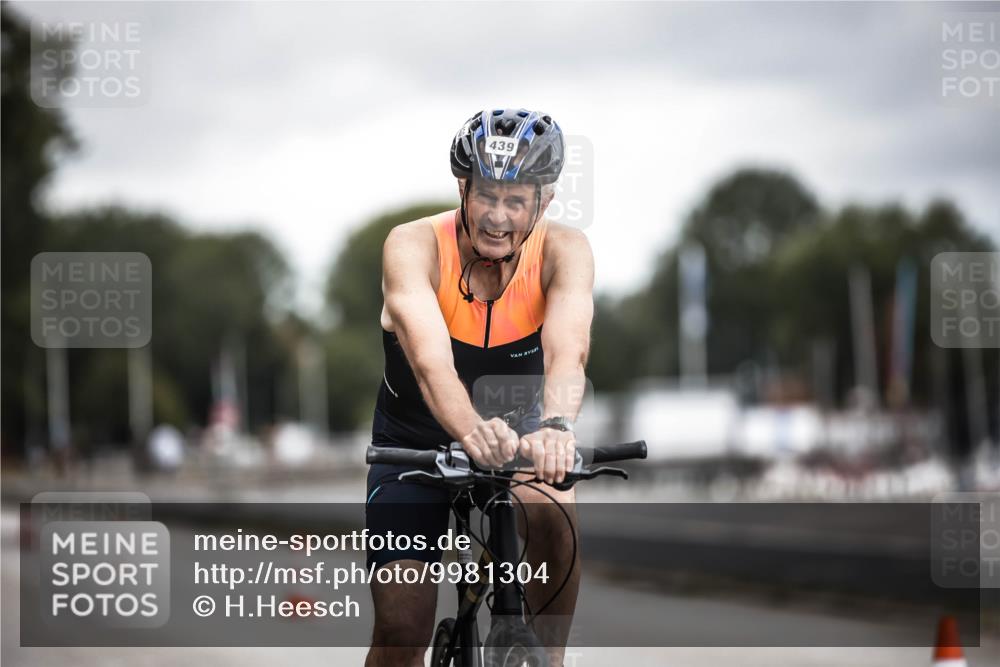 16.08.2026 - KN Förde Triathlon 2026 H.Heesch http://msf.ph/oto/9981304 16.08.2026 12:00:41 Radfahren  meine-sportfotos.de