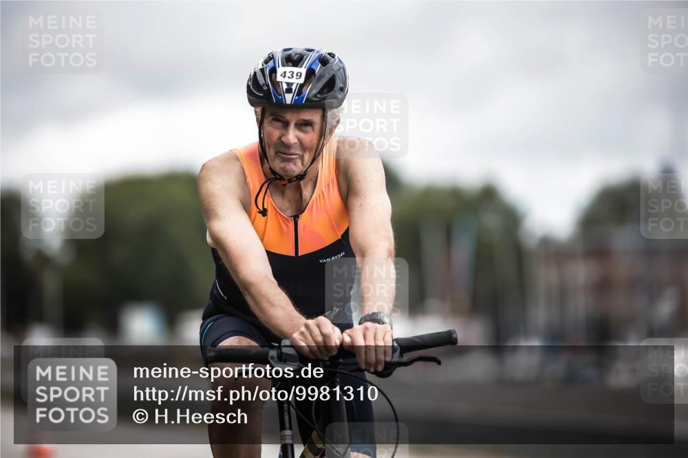 16.08.2026 - KN Förde Triathlon 2026 H.Heesch http://msf.ph/oto/9981310 16.08.2026 12:00:42 Radfahren  meine-sportfotos.de