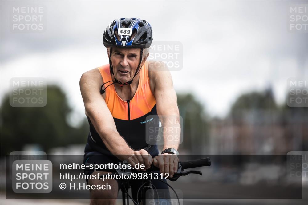 16.08.2026 - KN Förde Triathlon 2026 H.Heesch http://msf.ph/oto/9981312 16.08.2026 12:00:42 Radfahren  meine-sportfotos.de