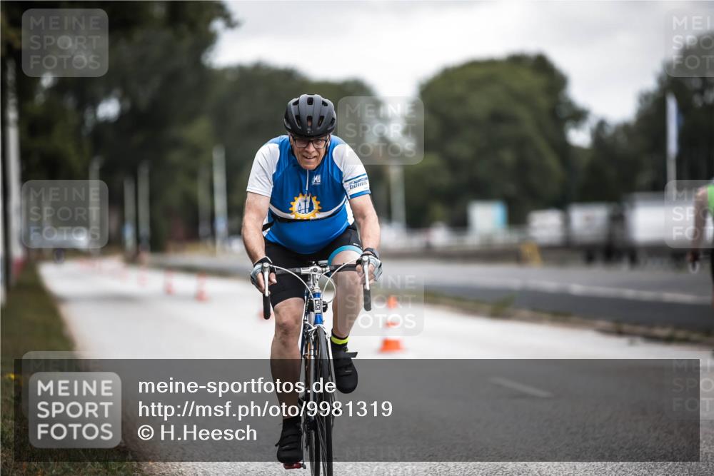 16.08.2026 - KN Förde Triathlon 2026 H.Heesch http://msf.ph/oto/9981319 16.08.2026 12:01:00 Radfahren  meine-sportfotos.de