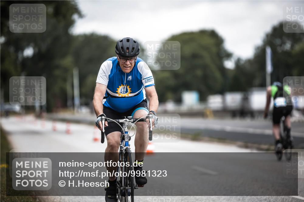 16.08.2026 - KN Förde Triathlon 2026 H.Heesch http://msf.ph/oto/9981323 16.08.2026 12:01:00 Radfahren  meine-sportfotos.de