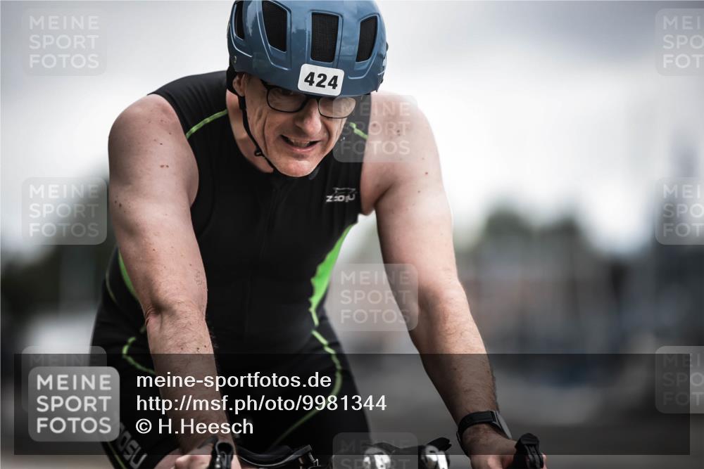 16.08.2026 - KN Förde Triathlon 2026 H.Heesch http://msf.ph/oto/9981344 16.08.2026 12:04:00 Radfahren  meine-sportfotos.de