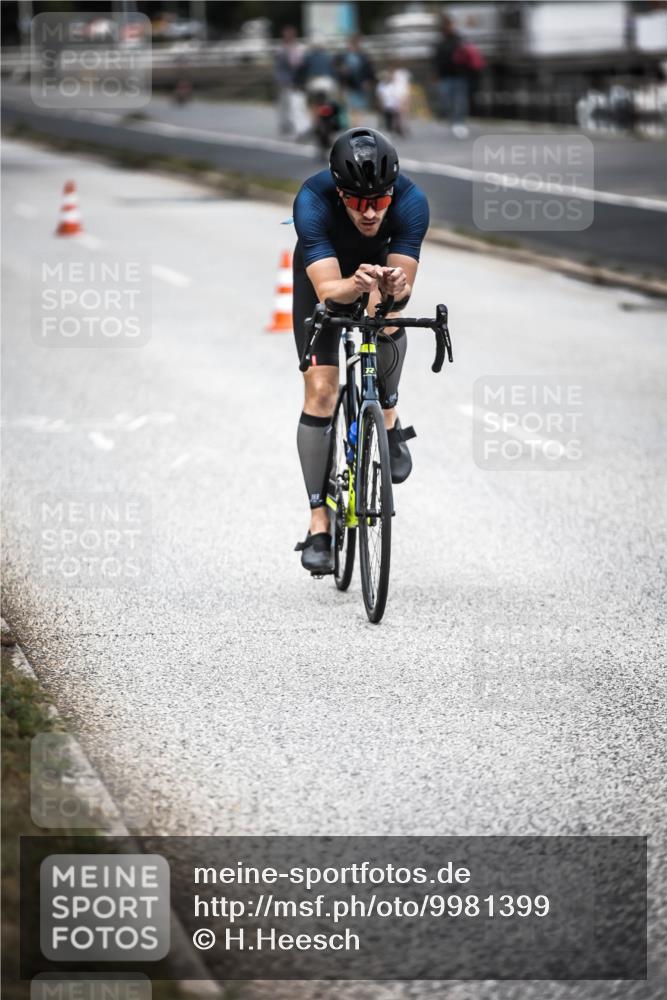 16.08.2026 - KN Förde Triathlon 2026 H.Heesch http://msf.ph/oto/9981399 16.08.2026 12:45:20 Radfahren 503, 518 meine-sportfotos.de