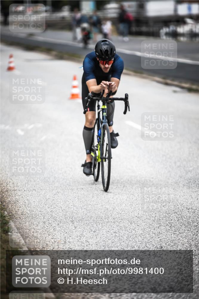 16.08.2026 - KN Förde Triathlon 2026 H.Heesch http://msf.ph/oto/9981400 16.08.2026 12:45:20 Radfahren 503, 518 meine-sportfotos.de
