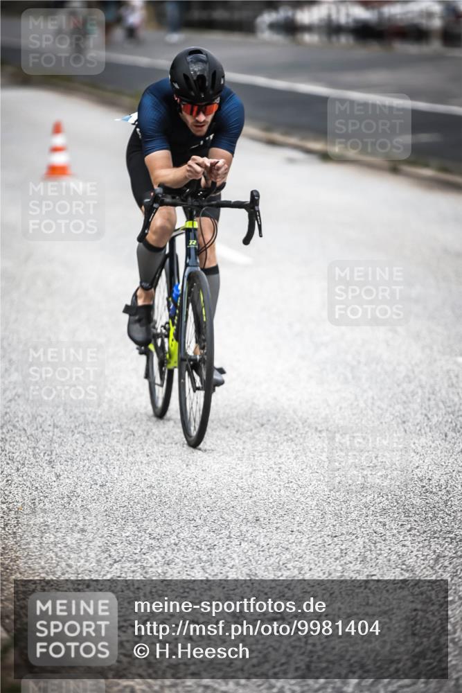 16.08.2026 - KN Förde Triathlon 2026 H.Heesch http://msf.ph/oto/9981404 16.08.2026 12:45:21 Radfahren 503, 518 meine-sportfotos.de