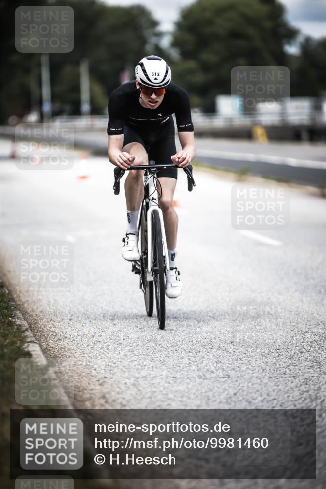 16.08.2026 - KN Förde Triathlon 2026 H.Heesch http://msf.ph/oto/9981460 16.08.2026 12:47:12 Radfahren 512, 528 meine-sportfotos.de
