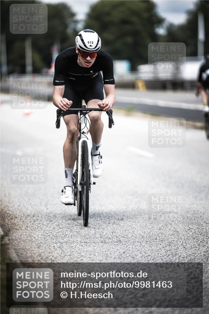 16.08.2026 - KN Förde Triathlon 2026 H.Heesch http://msf.ph/oto/9981463 16.08.2026 12:47:12 Radfahren 512, 528 meine-sportfotos.de