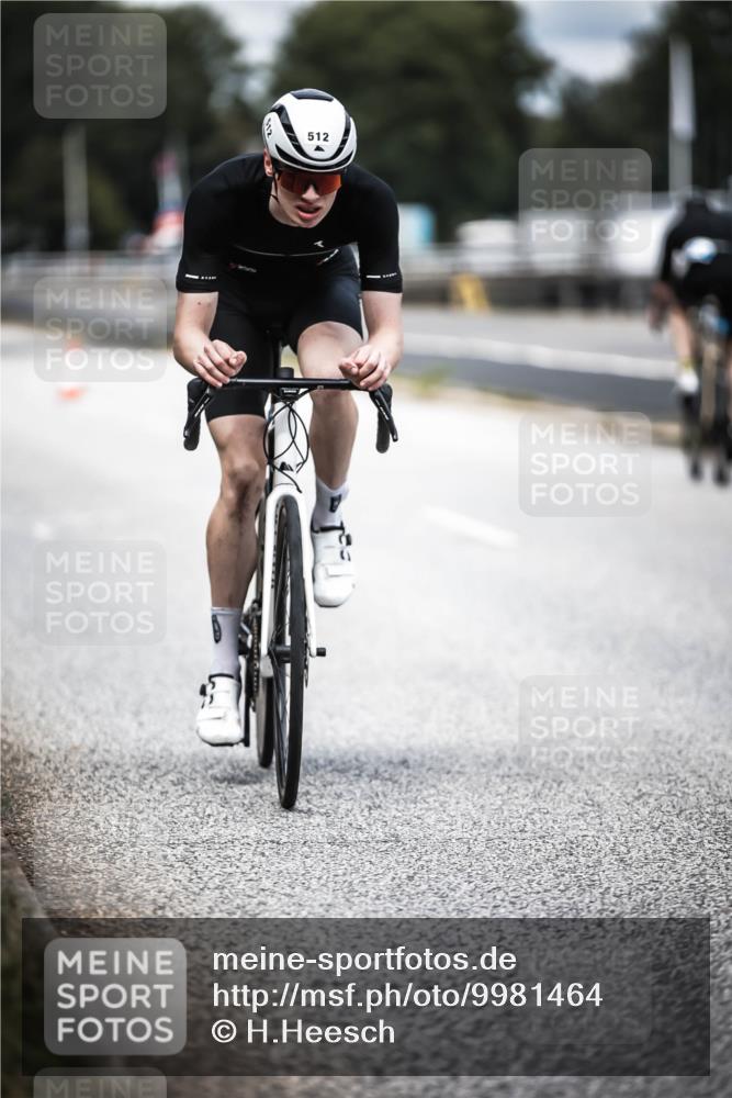 16.08.2026 - KN Förde Triathlon 2026 H.Heesch http://msf.ph/oto/9981464 16.08.2026 12:47:12 Radfahren 512, 528 meine-sportfotos.de
