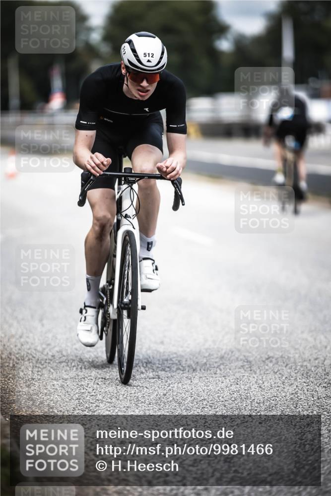 16.08.2026 - KN Förde Triathlon 2026 H.Heesch http://msf.ph/oto/9981466 16.08.2026 12:47:12 Radfahren 512, 528 meine-sportfotos.de