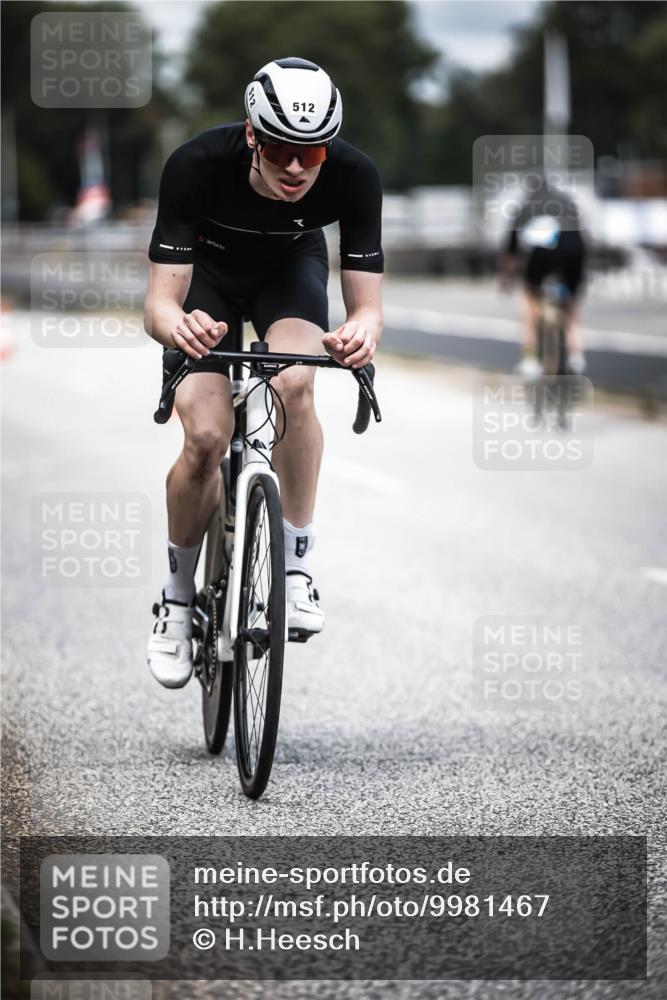 16.08.2026 - KN Förde Triathlon 2026 H.Heesch http://msf.ph/oto/9981467 16.08.2026 12:47:12 Radfahren 512, 528 meine-sportfotos.de