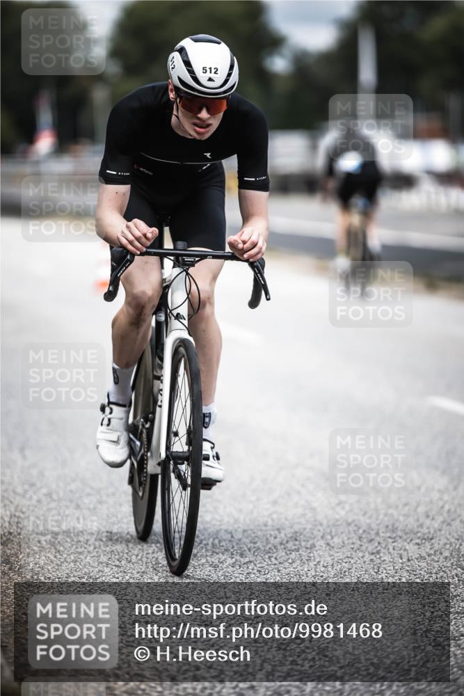 16.08.2026 - KN Förde Triathlon 2026 H.Heesch http://msf.ph/oto/9981468 16.08.2026 12:47:12 Radfahren 512, 528 meine-sportfotos.de