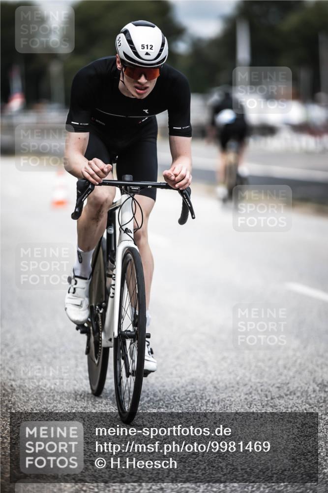 16.08.2026 - KN Förde Triathlon 2026 H.Heesch http://msf.ph/oto/9981469 16.08.2026 12:47:12 Radfahren 512, 528 meine-sportfotos.de