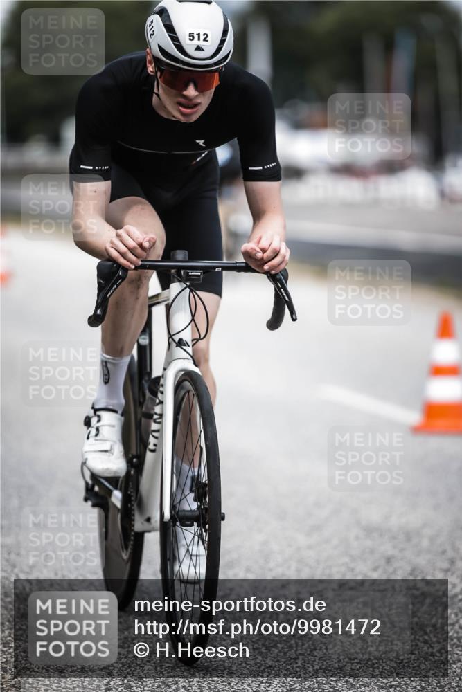 16.08.2026 - KN Förde Triathlon 2026 H.Heesch http://msf.ph/oto/9981472 16.08.2026 12:47:12 Radfahren 512, 528 meine-sportfotos.de