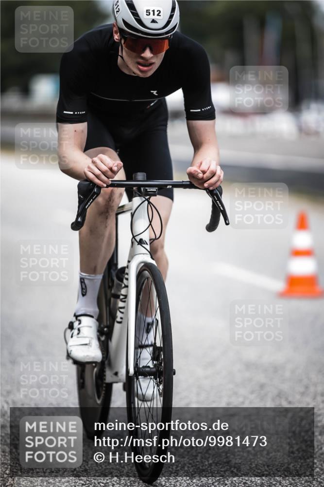 16.08.2026 - KN Förde Triathlon 2026 H.Heesch http://msf.ph/oto/9981473 16.08.2026 12:47:12 Radfahren 512, 528 meine-sportfotos.de