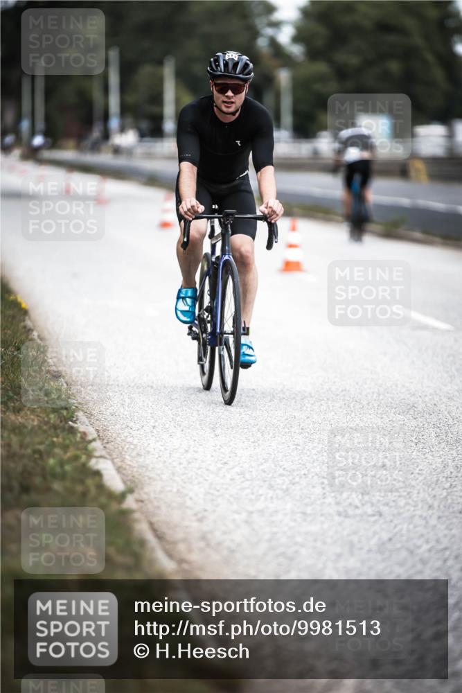 16.08.2026 - KN Förde Triathlon 2026 H.Heesch http://msf.ph/oto/9981513 16.08.2026 12:48:16 Radfahren 513 meine-sportfotos.de