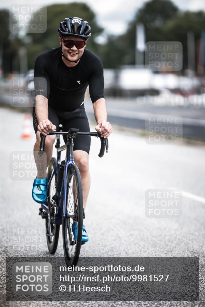 16.08.2026 - KN Förde Triathlon 2026 H.Heesch http://msf.ph/oto/9981527 16.08.2026 12:48:16 Radfahren 513 meine-sportfotos.de